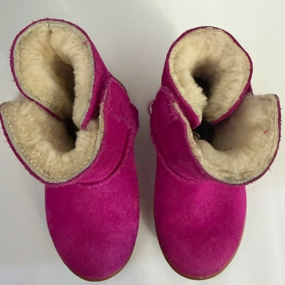 UGG Keelan‎ Pink Suede Sheepskin Lining Toddler Boots Kids Size 6 girls